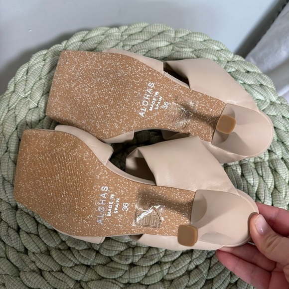 Alohas Twist Strap Mules In Ivory Vegan Leather Square Toe Heel Sandal NWOB - Picture 10 of 11